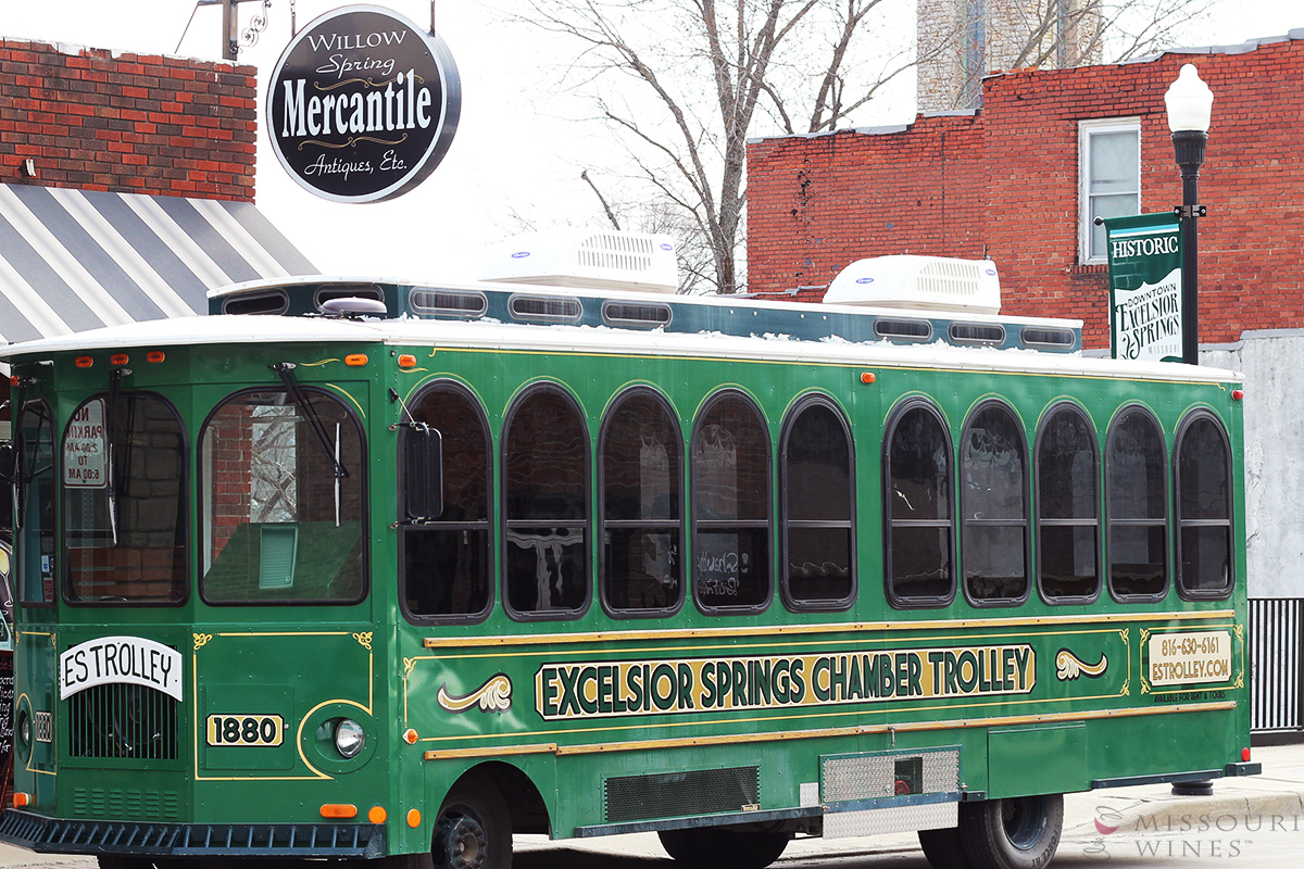 5 Trolleys and Buses Exploring MO Wine Country