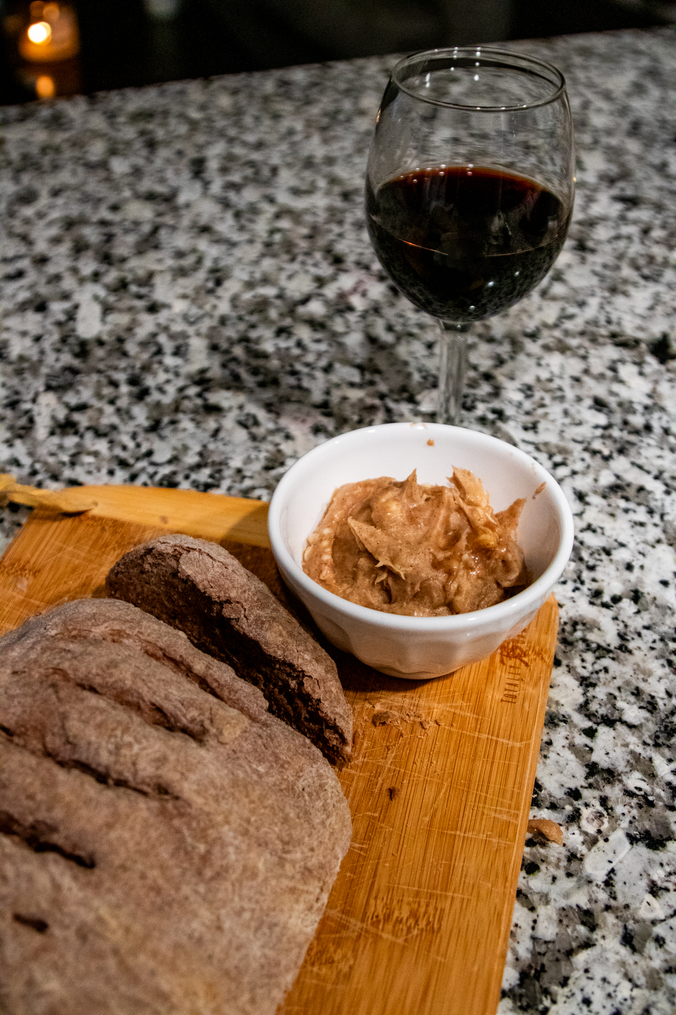 Norton bread with cinnamon butter